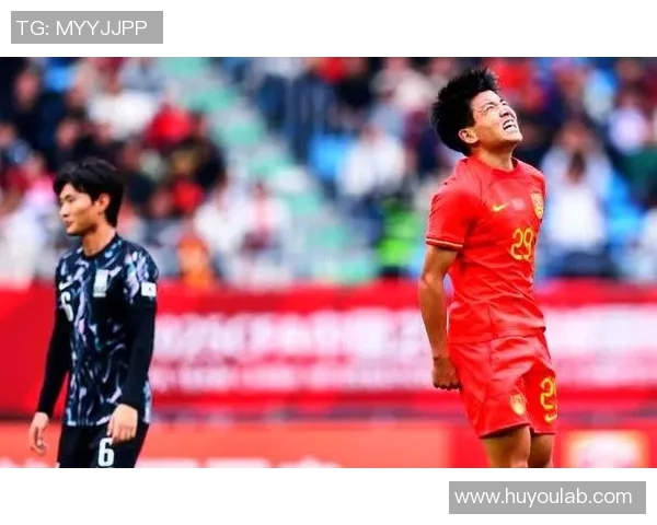 中国足球涌现新星 崭露头角的年轻球员带领中国足球崛起 中国足球涌现新星 崭露头角的年轻球员带领中国足球崛起