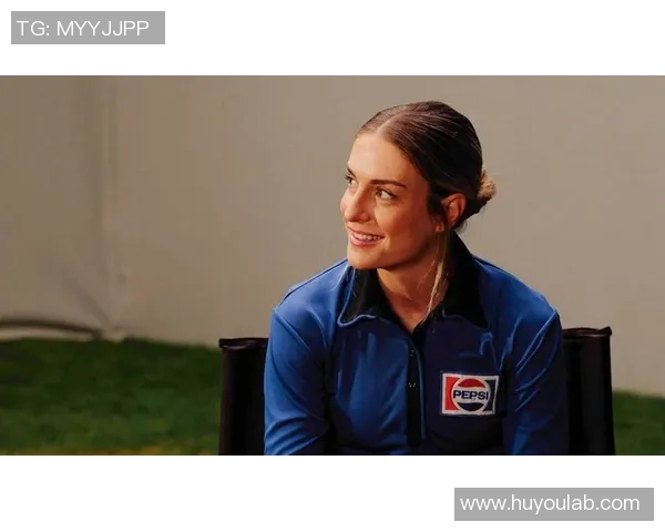 卷发足球明星引领潮流 场上风采与场外时尚完美融合 卷发足球明星引领潮流 场上风采与场外时尚完美融合